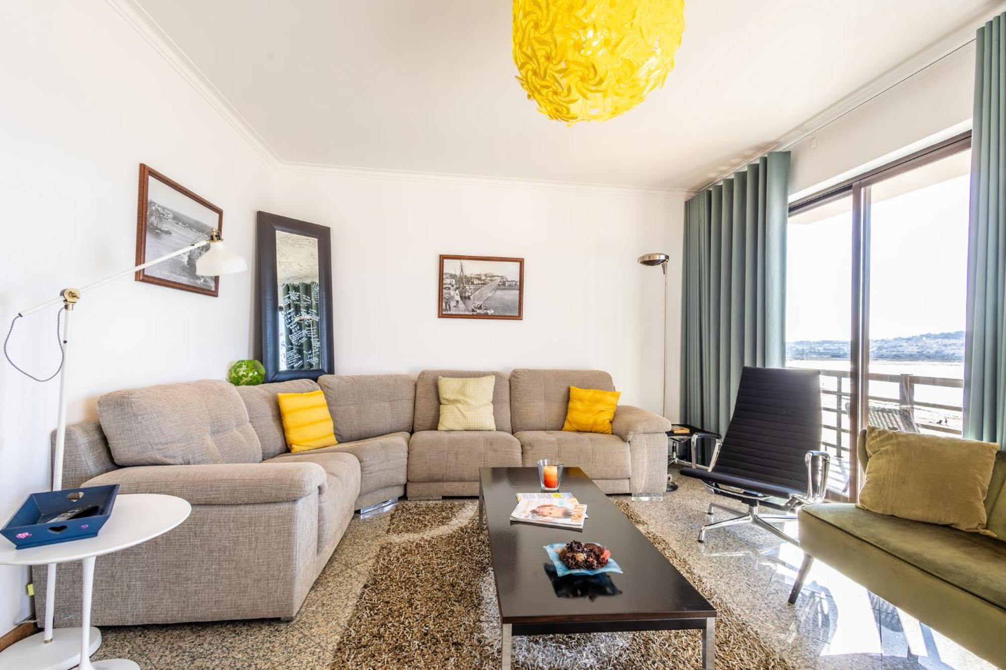 Beachfront 3Bdr Apt On Marginal Boulevard Сан-Мартинью-ду-Порту Экстерьер фото